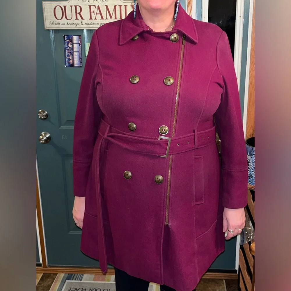 Coat - Picture 3 of 4